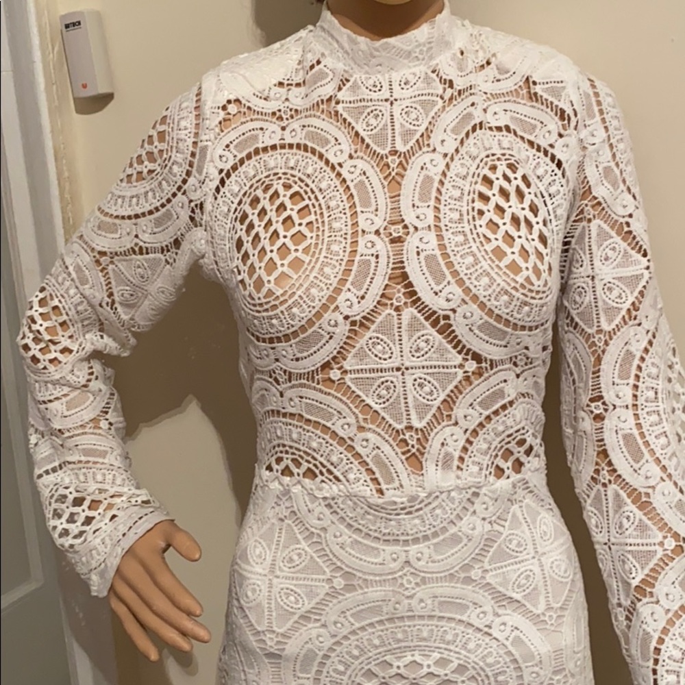 White lace dress - Picture 6 of 16